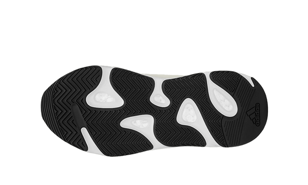 Yeezy 700 MNVN Laceless Analog
