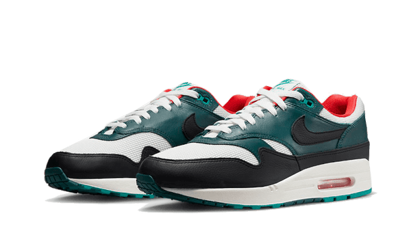 Air Max 1 Liverpool Lebron James