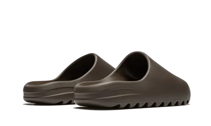 YEEZY SLIDE SOOT